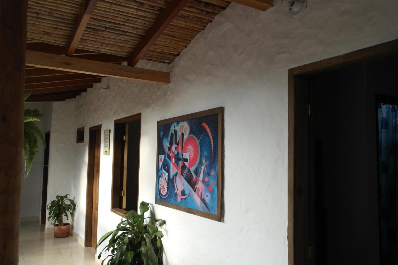 Sergeant Pepper'S Hostel Jardín Eksteriør bilde